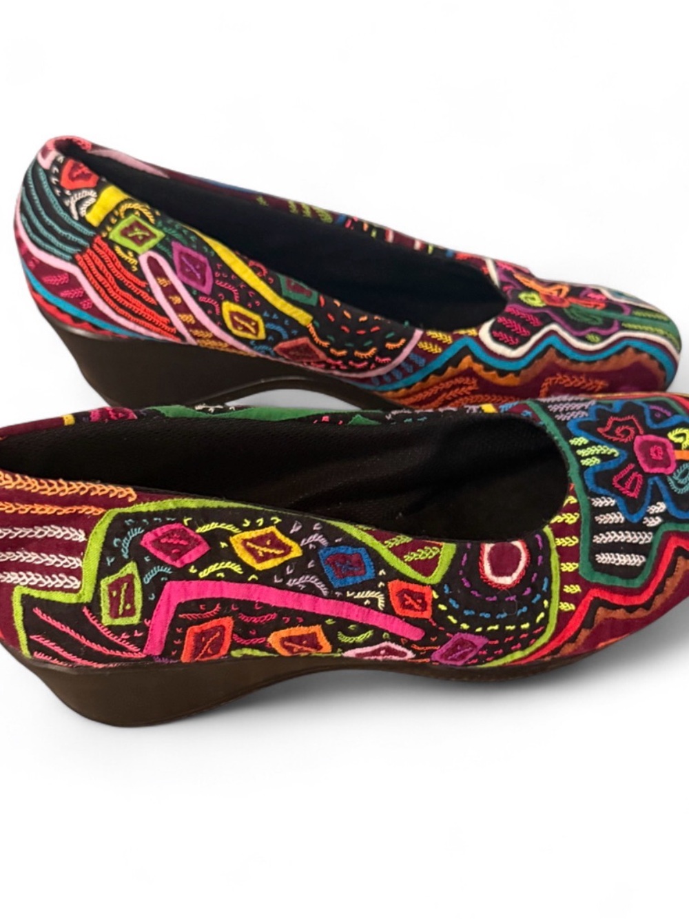 Mabacol International Embroidered Low Wedge Shoes Vibrant Boho Women’s 7.5 / 8